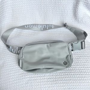 Lululemon Everywhere Belt Bag, 1L, gray with white logo